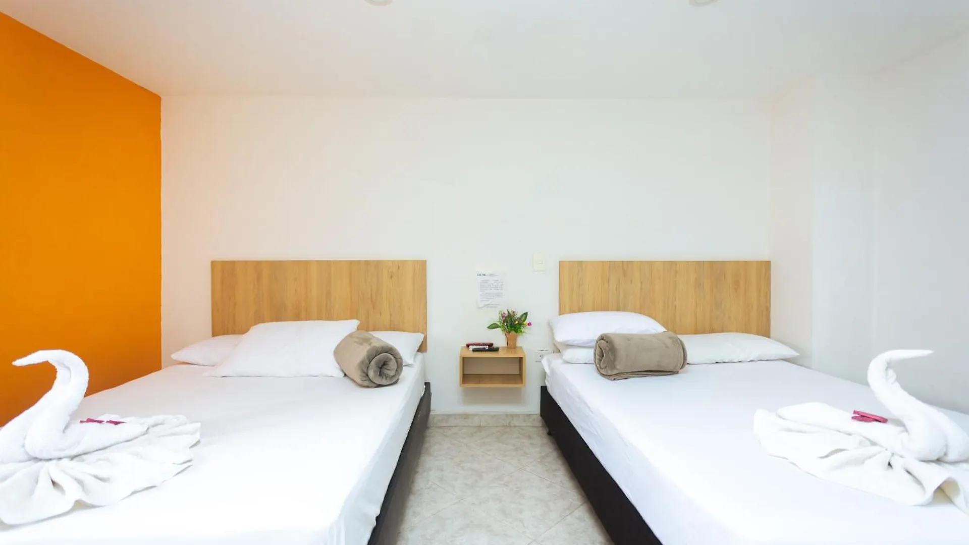 Hotel Colores Boutique 메딜린 4*,  콜롬비아