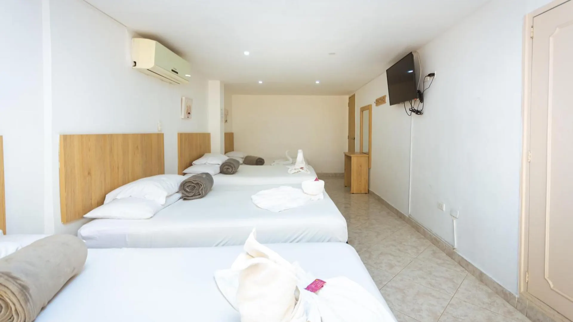 Hotel Colores Boutique 메딜린 4*,