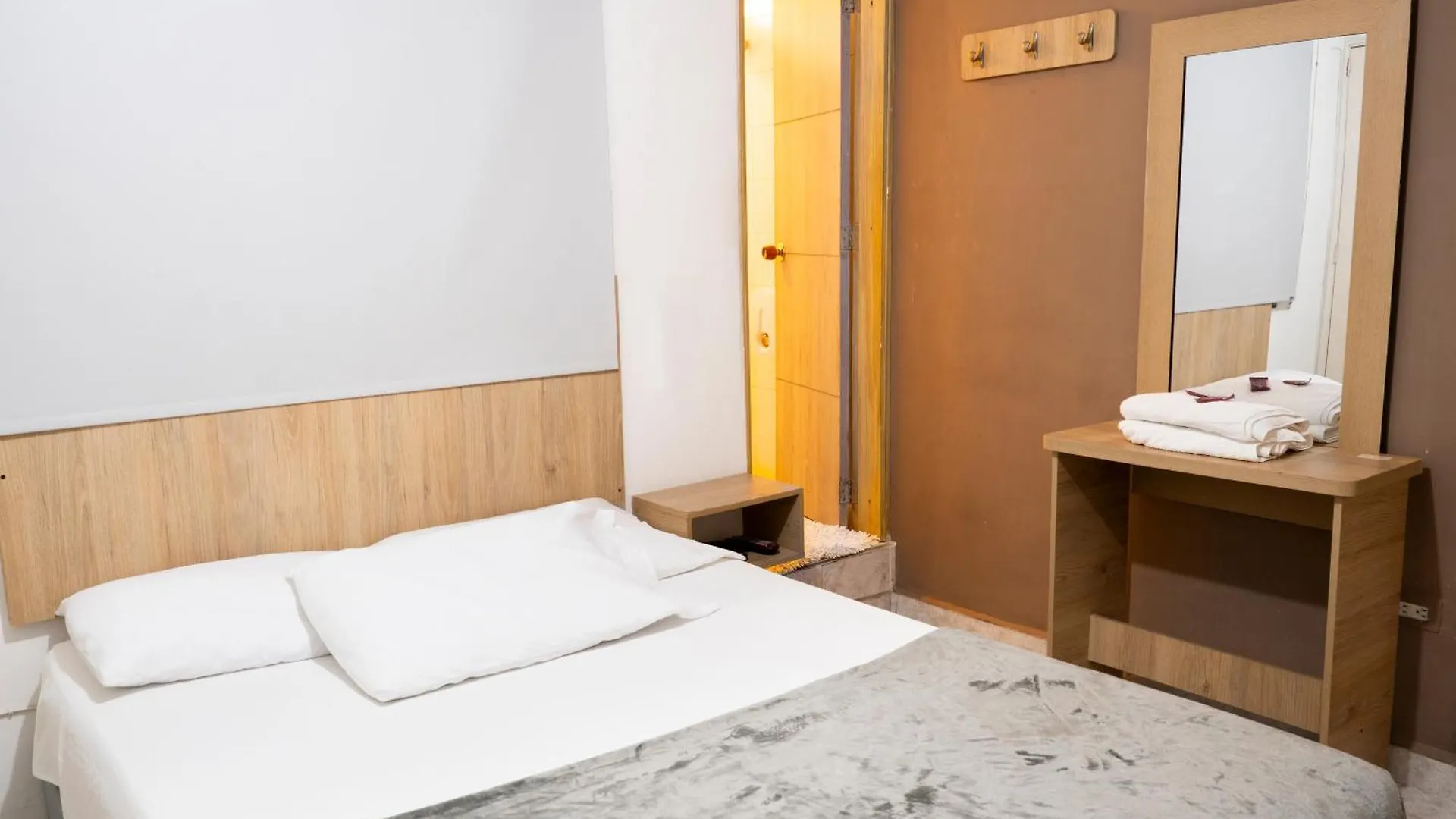 Hotel Colores Boutique 메딜린