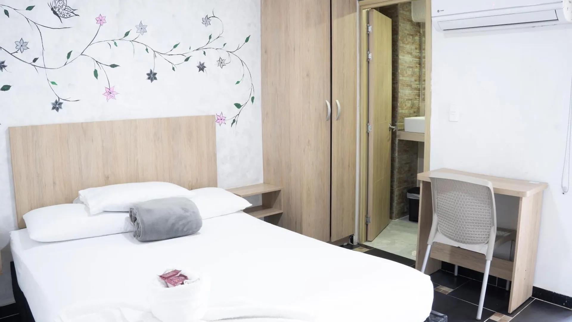 Hotel Colores Boutique 메딜린