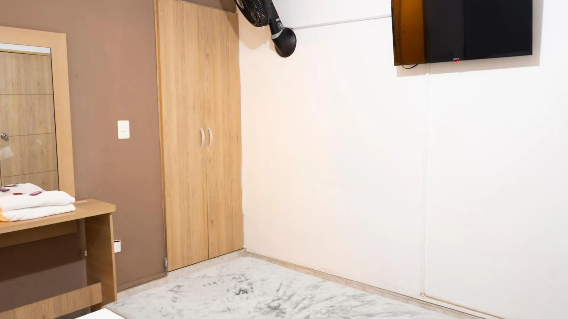 Hotel Colores Boutique 메딜린 4*,