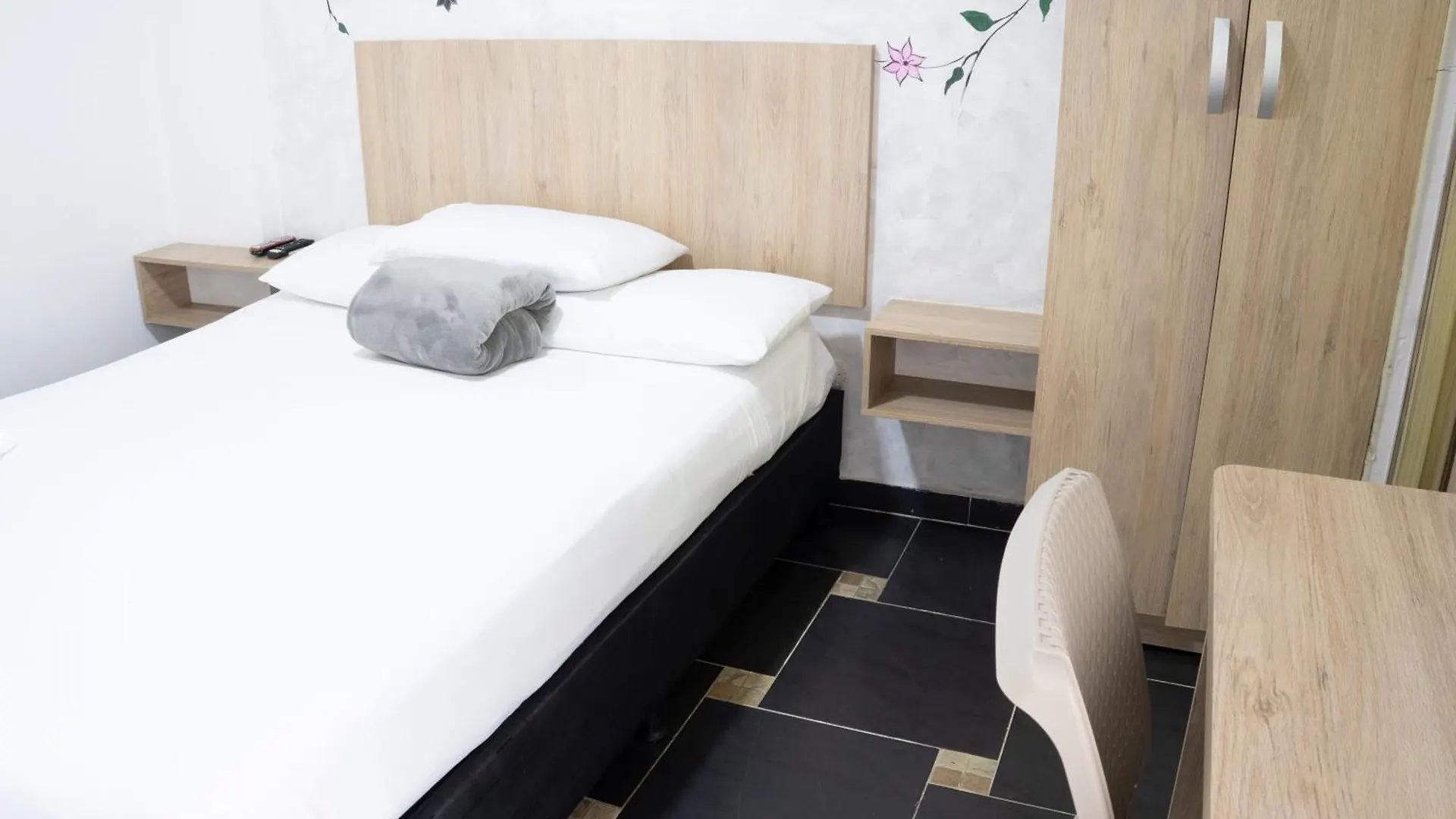 Hotel Colores Boutique 메딜린