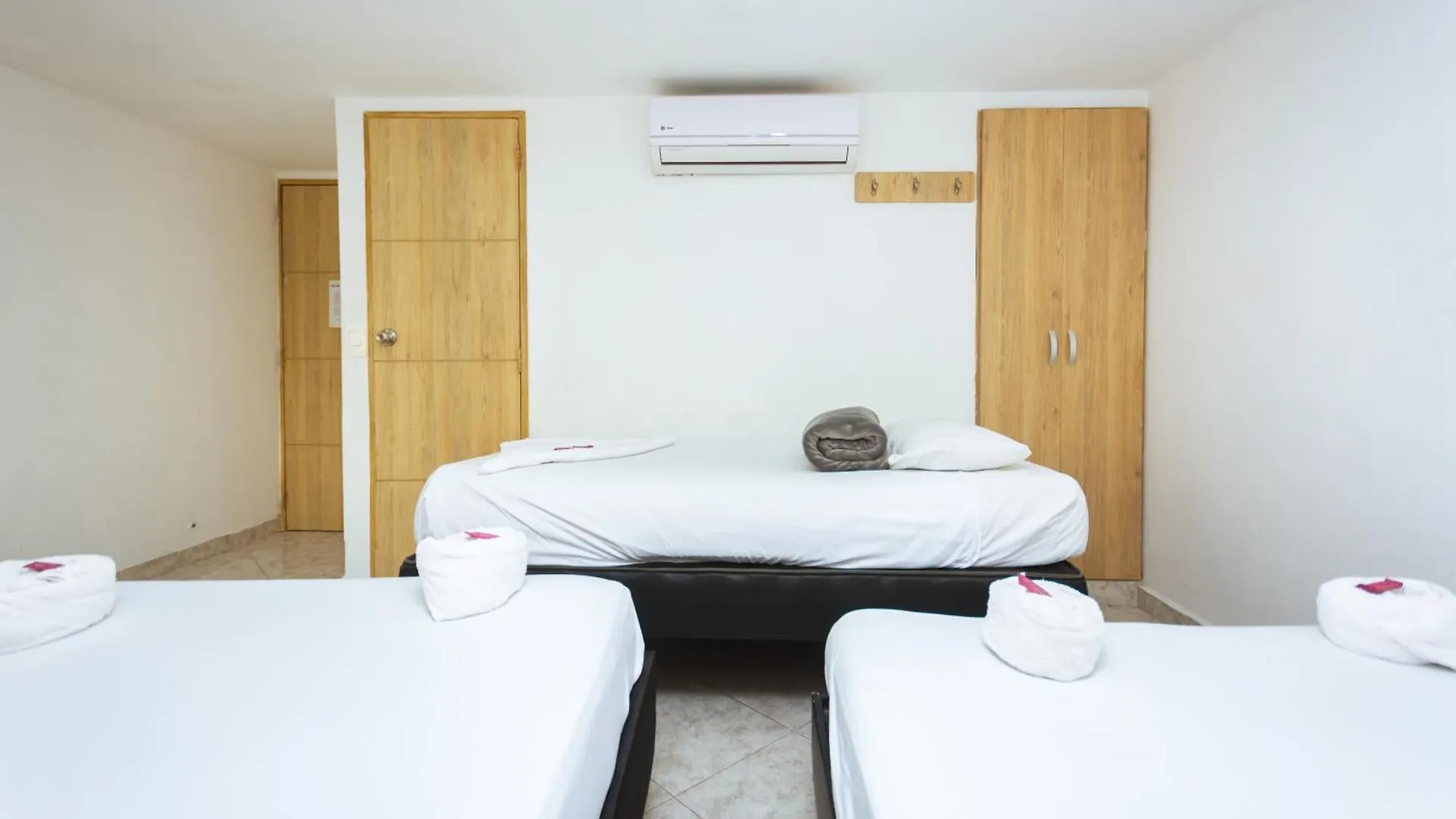 Hotel Colores Boutique 메딜린 4*,
