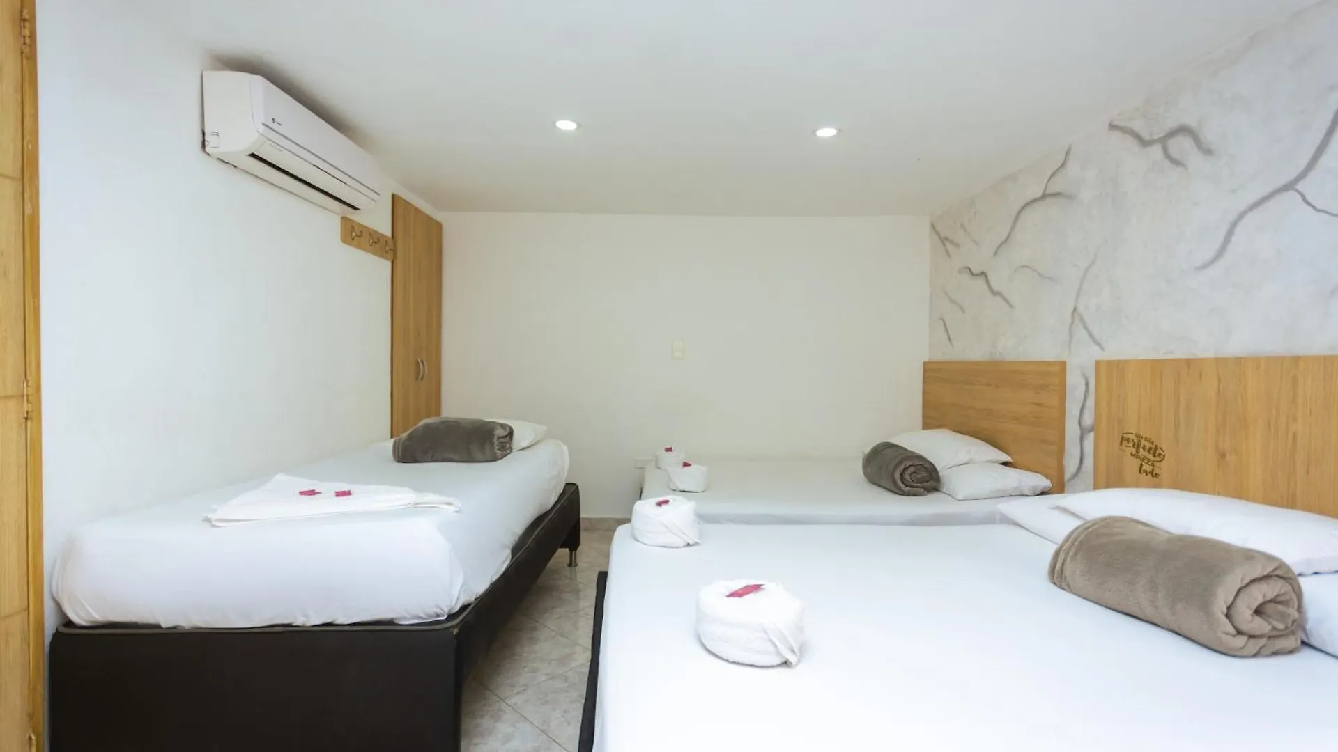 Hotel Colores Boutique 메딜린 4*,  콜롬비아