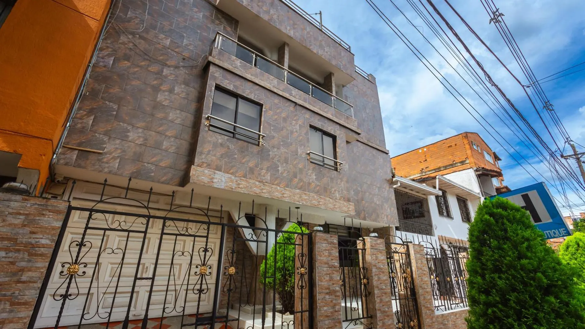 Hotel Colores Boutique 메딜린 4*,  콜롬비아